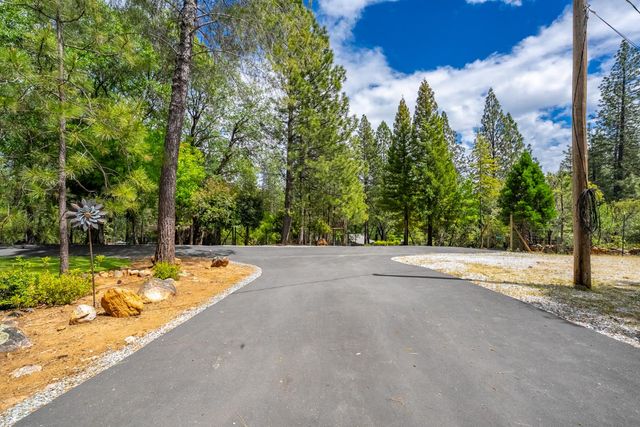 4933 Lakeside Dr, Placerville, CA 95667