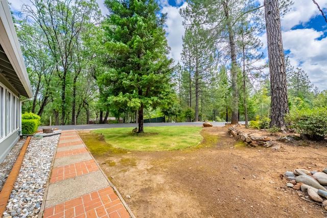 4933 Lakeside Dr, Placerville, CA 95667
