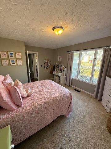 945 Stoney Creek Drive, Frankfort, KY 40601