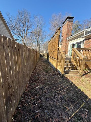 945 Stoney Creek Drive, Frankfort, KY 40601