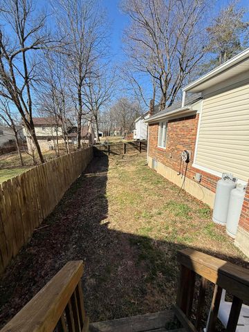 945 Stoney Creek Drive, Frankfort, KY 40601