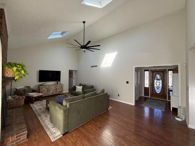 945 Stoney Creek Drive, Frankfort, KY 40601