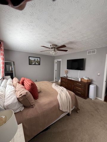 945 Stoney Creek Drive, Frankfort, KY 40601