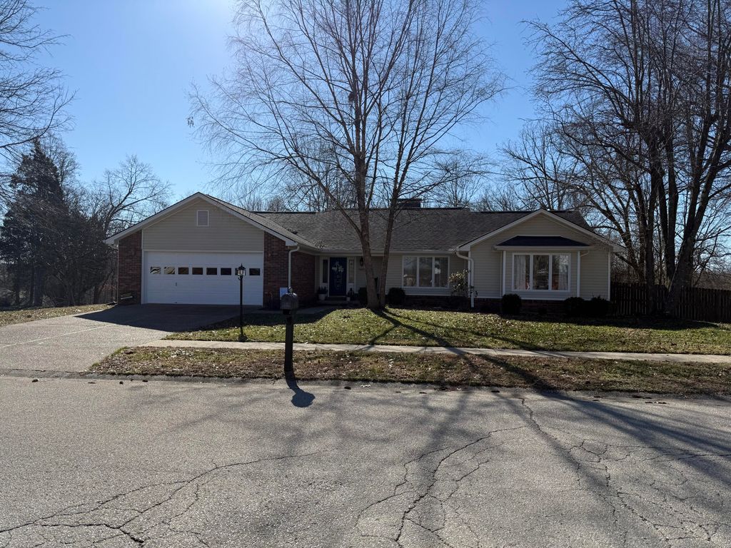 945 Stoney Creek Drive, Frankfort, KY 40601