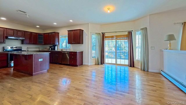 9 Prestwick Drive, Monroe, NY 10950