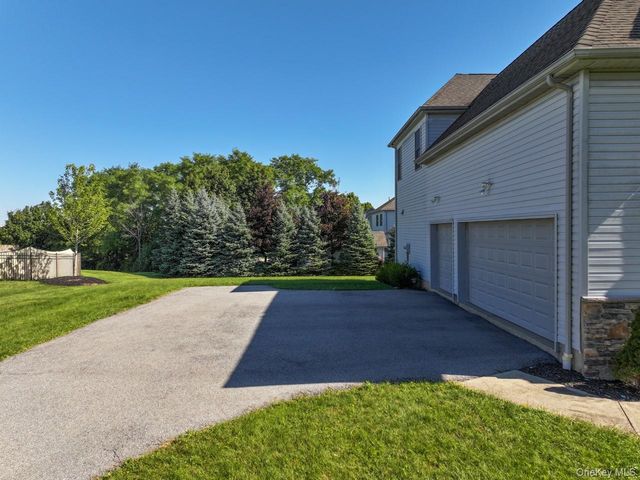 9 Prestwick Drive, Monroe, NY 10950