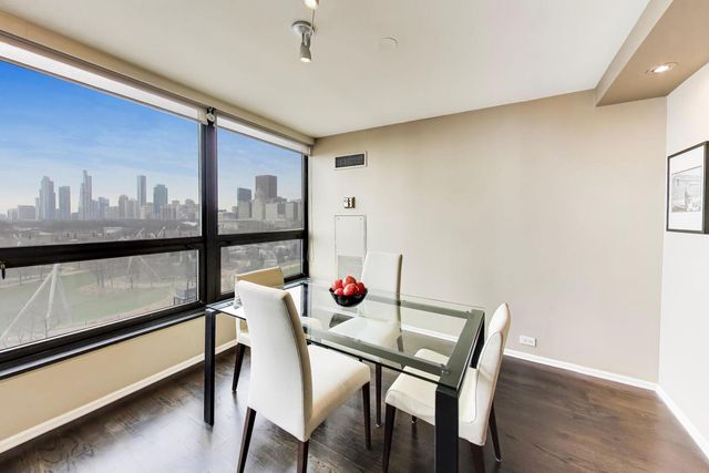 360 E Randolph Street 702, Chicago, IL 60601