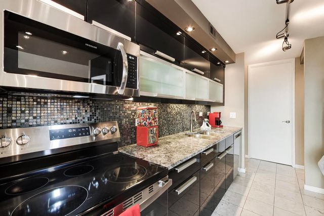 360 E Randolph Street 702, Chicago, IL 60601