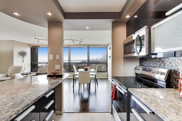 360 E Randolph Street 702, Chicago, IL 60601