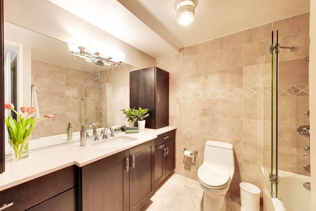 360 E Randolph Street 702, Chicago, IL 60601