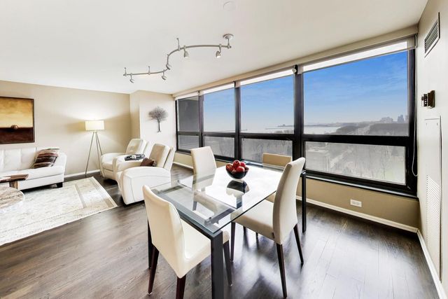 360 E Randolph Street 702, Chicago, IL 60601