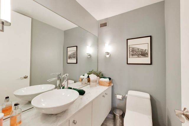 360 E Randolph Street 702, Chicago, IL 60601