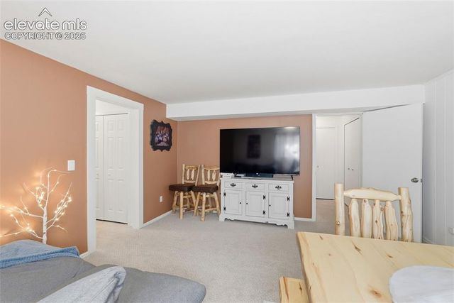 6945 Meadowwood Place, Colorado Springs, CO 80918