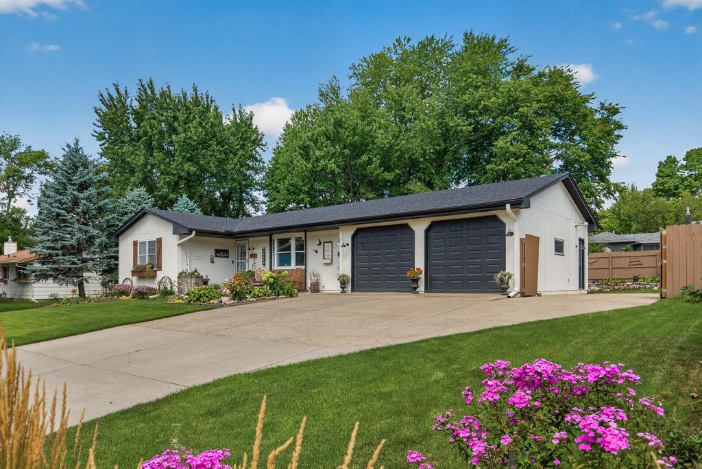 517 5 1/2 Street NW, Elk River, MN 55330 — photo 2