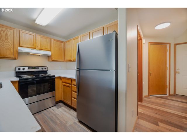 2067 Sw FELLOWS St, Mc Minnville, OR 97128