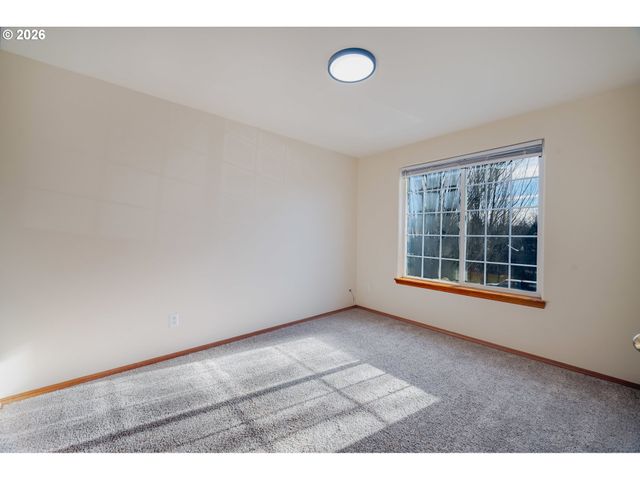 2067 Sw FELLOWS St, Mc Minnville, OR 97128