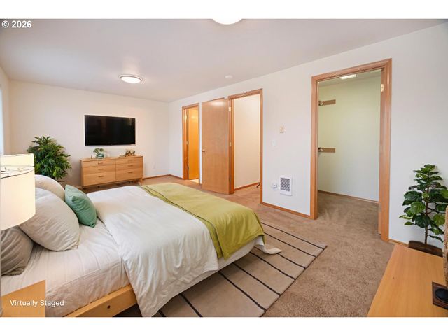 2067 Sw FELLOWS St, Mc Minnville, OR 97128