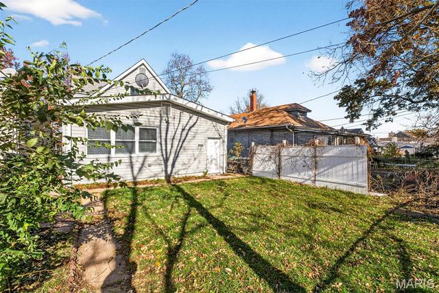 5834 Victoria Avenue, St Louis, MO 63110