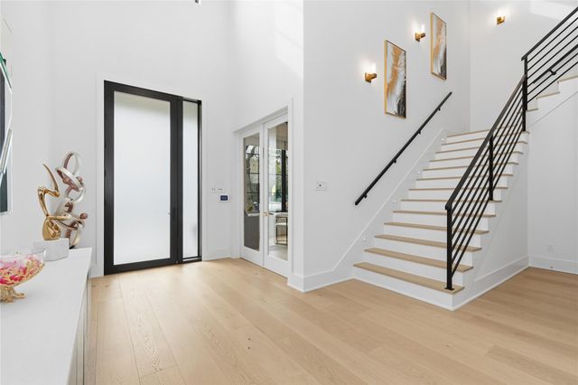 13034 Memorial Drive, Houston, TX 77079