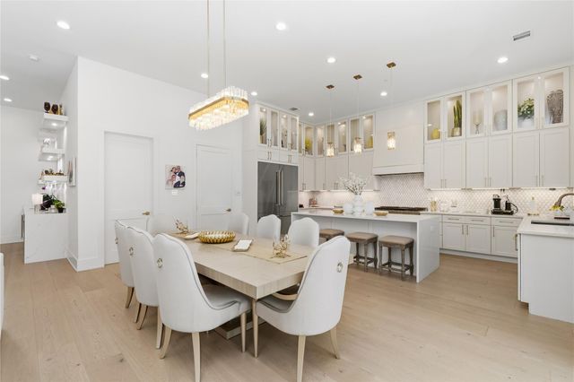 13034 Memorial Drive, Houston, TX 77079