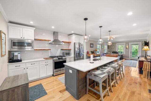 54 Caterbury A, Hingham, MA 02043