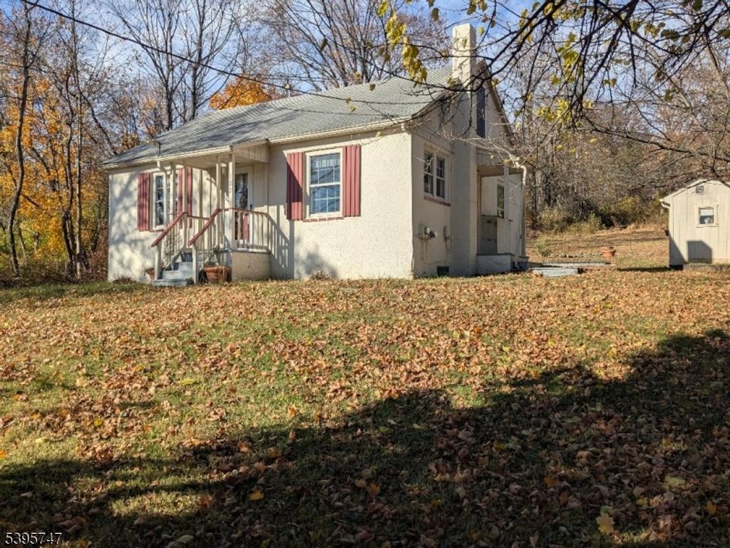 182 State Route 31, Hampton Boro, NJ 08827