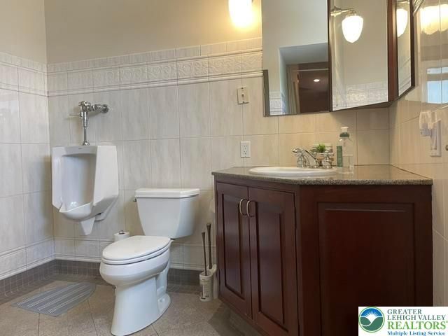 5093 Vera Cruz Road, Emmaus Boro, PA 18049