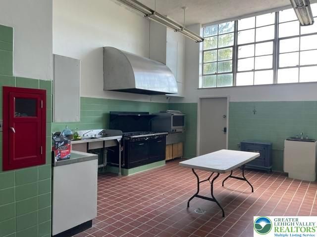 5093 Vera Cruz Road, Emmaus Boro, PA 18049
