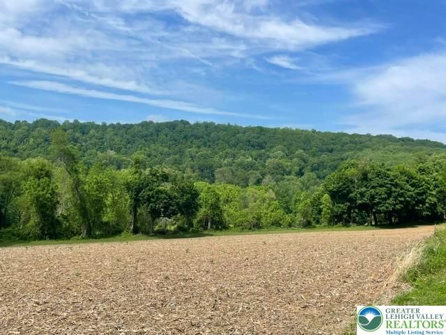 5093 Vera Cruz Road, Emmaus Boro, PA 18049