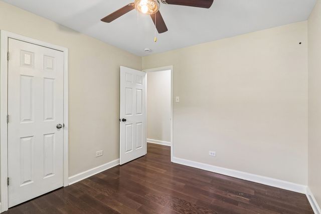 840 W Arquilla Drive, Glenwood, IL 60425