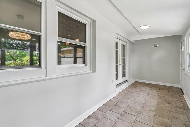 840 W Arquilla Drive, Glenwood, IL 60425