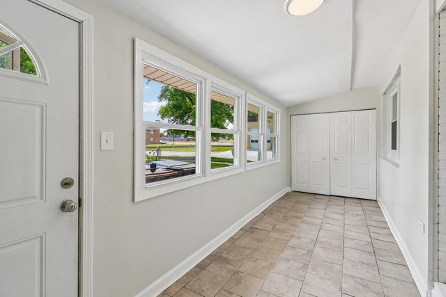 840 W Arquilla Drive, Glenwood, IL 60425