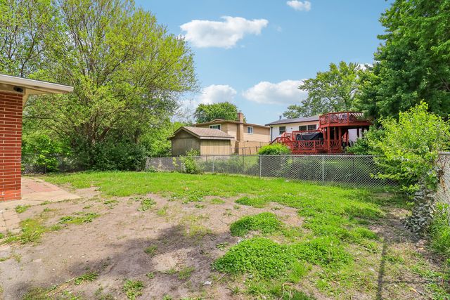 840 W Arquilla Drive, Glenwood, IL 60425