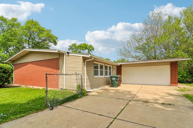 840 W Arquilla Drive, Glenwood, IL 60425