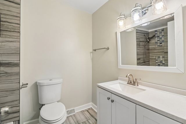 840 W Arquilla Drive, Glenwood, IL 60425
