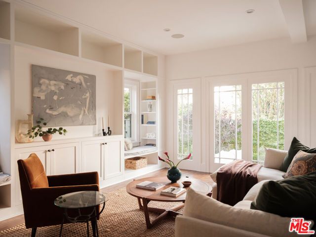 101 N Gower Street, Los Angeles, CA 90004