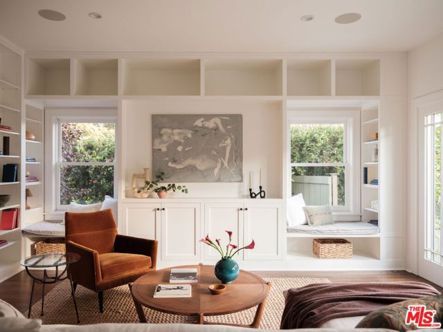 101 N Gower Street, Los Angeles, CA 90004