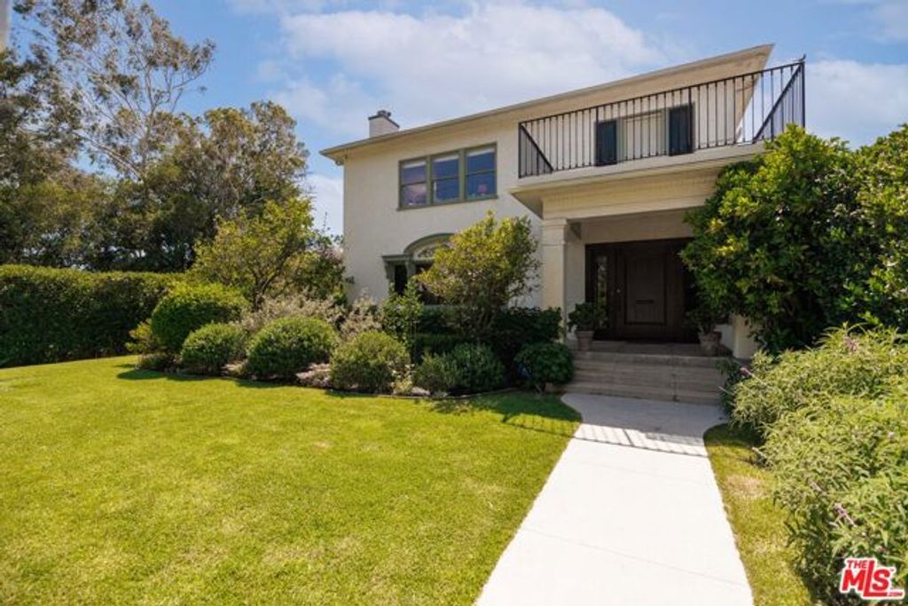 101 N Gower Street, Los Angeles, CA 90004