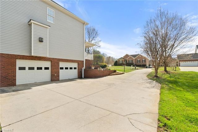 6305 Armsby Road, Clemmons, NC 27012