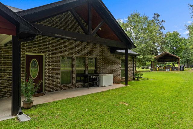 3688 Holly Rd, Gilmer, TX 75644