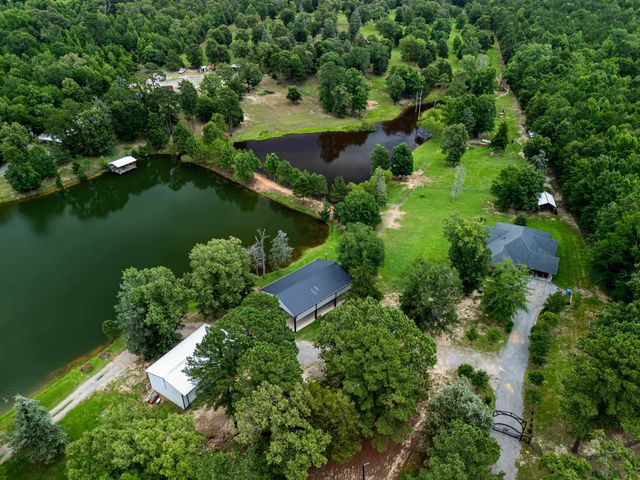 3688 Holly Rd, Gilmer, TX 75644