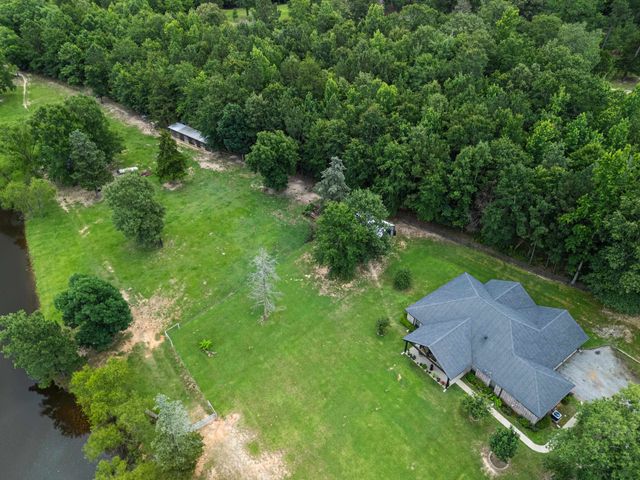 3688 Holly Rd, Gilmer, TX 75644