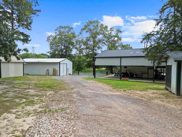3688 Holly Rd, Gilmer, TX 75644