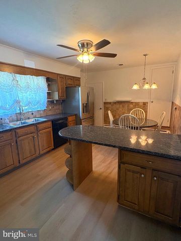 1215 MILLTOWN RD, Wilmington, DE 19808