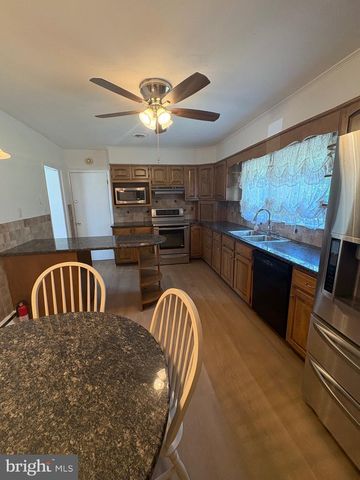 1215 MILLTOWN RD, Wilmington, DE 19808
