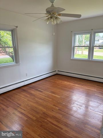 1215 MILLTOWN RD, Wilmington, DE 19808