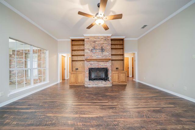 209 Lakewood Drive, Longview, TX 75604