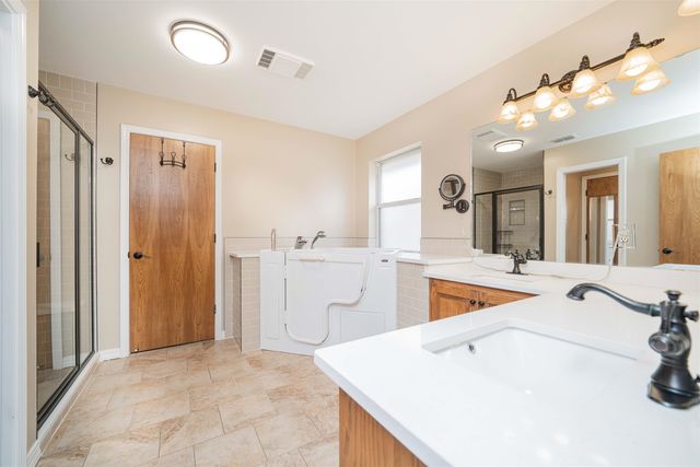 209 Lakewood Drive, Longview, TX 75604