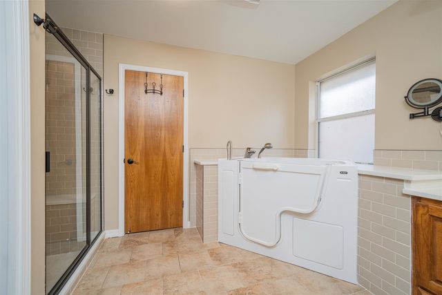 209 Lakewood Drive, Longview, TX 75604