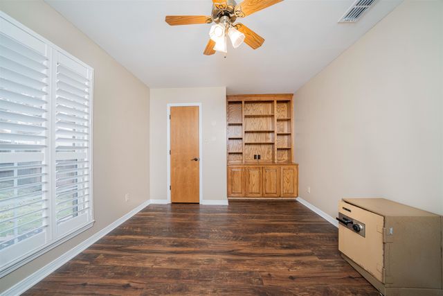 209 Lakewood Drive, Longview, TX 75604